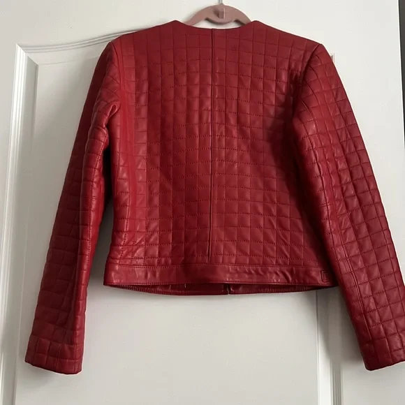 Red real leather size S jacket.As new.2 front pockets.Great for indoor and out. - Picture 3 of 6